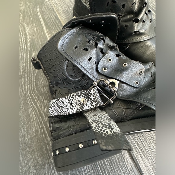 Unique Balin Black Leather Ankle Boots Size 7 Cool Design Concert Rock - Picture 7 of 16